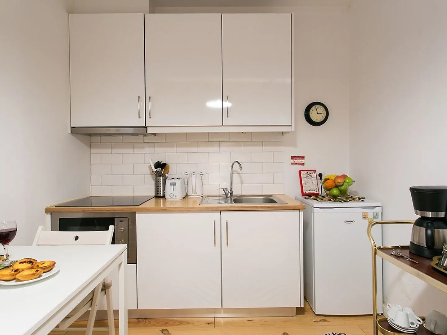 Joivy Inviting Flat Next To Bica Elevator Apartment Lisbon